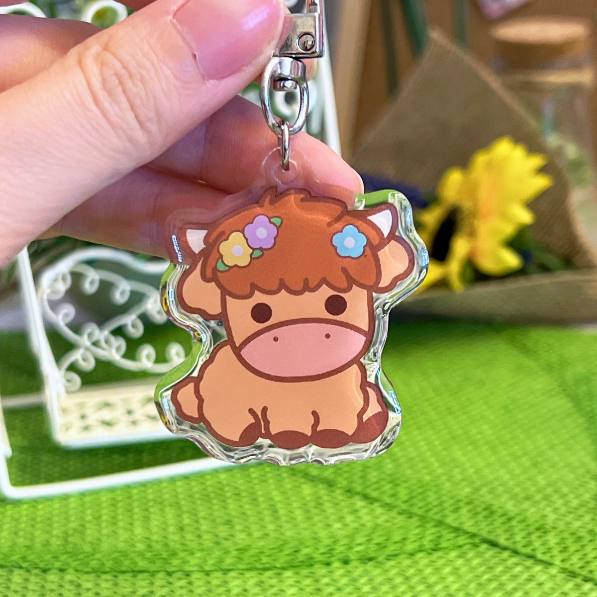 Obsessing over these cow keychains 🐮🤠 #cow #highlandcow #keychain #d