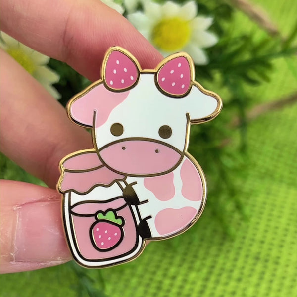 strawberry cow | Sticker